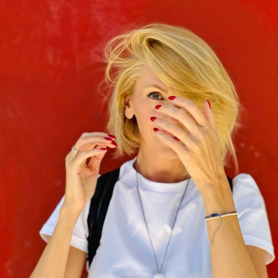 Strong Woman Syndrome: The Real Reason Women Struggle to Ask for Help